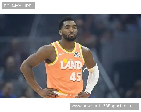 克尼佩尔生涯第800分仅用42场创黄蜂队史新纪录展现惊人稳定性